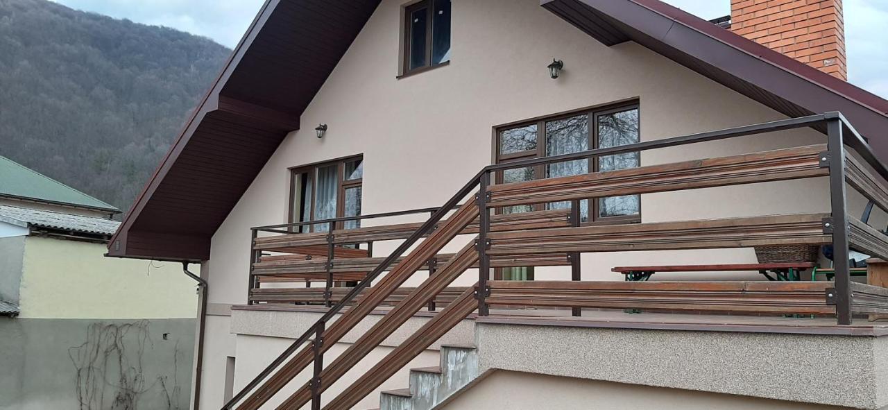 Садиба У Васі Svalyava Exterior photo